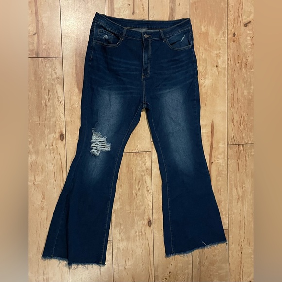 NEW 2 XL Plus Ripped Raw Cut Flare Leg Jeans - Picture 5 of 12